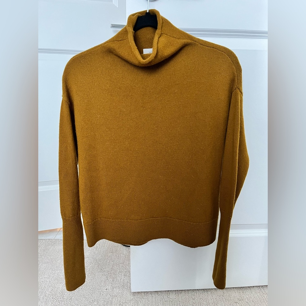 Wilfred Cyprie sweater 100% merino wool
